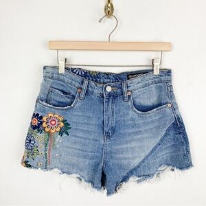 BLANK NYC - the narrow embroidered floral denim shorts size 24